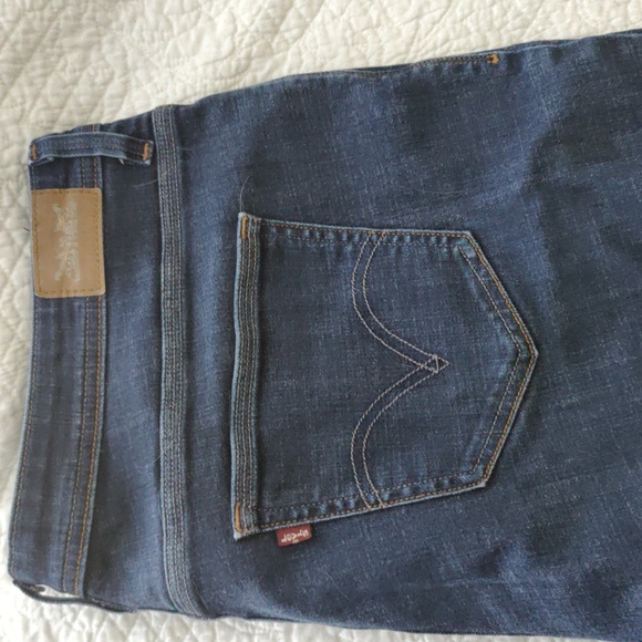 Levi's Boot Cut Jeans - Picture 2 of 9